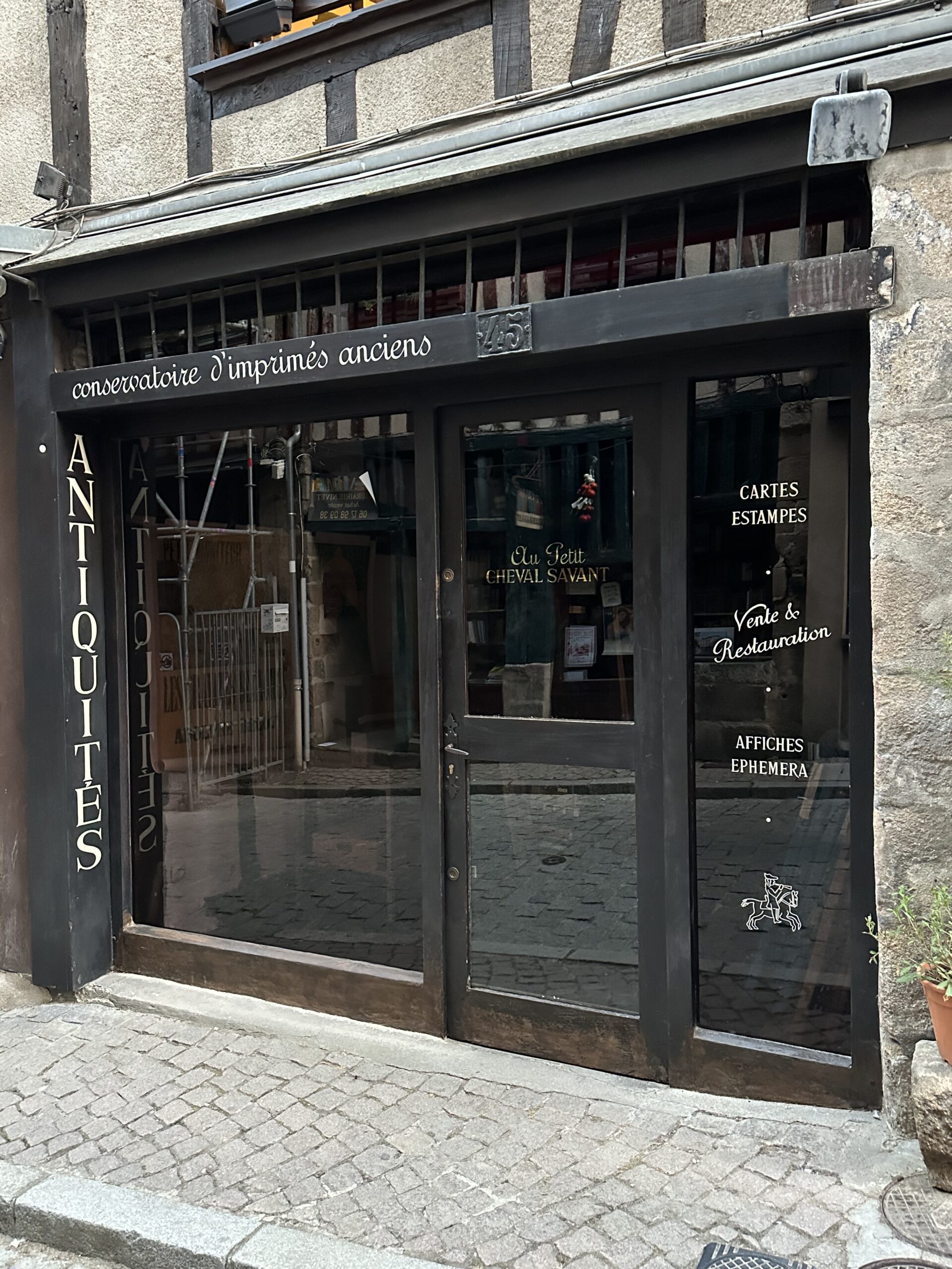 AU PETIT CHEVAL SAVANT